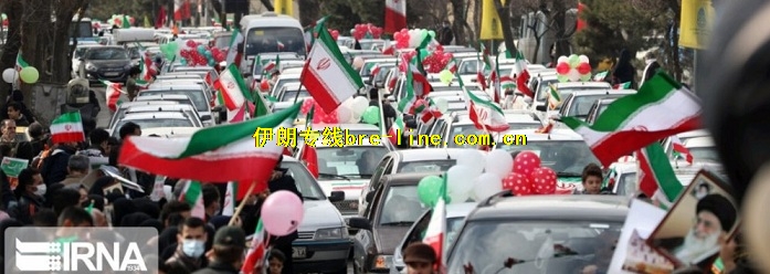 伊朗人庆祝迎来43周年国庆节日.jpg